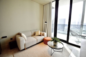 Studio, 1 Bedroom, Balcony, Garden View | Living room