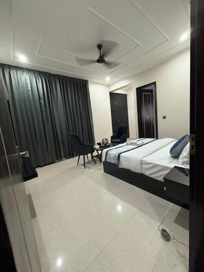 Suite With Balcony Room