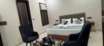 Radiant Blu Hotels Sector 70