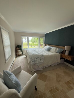 4 bedrooms, desk, free WiFi, bed sheets