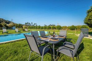 Pool - Casa Sol - Private Large Pool & Nature Retreat (Famalicão)