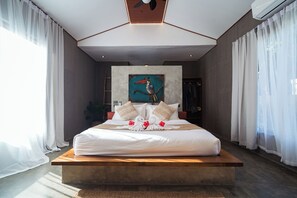 Luxury Villa, Garden View | Desk, laptop workspace, blackout drapes, soundproofing