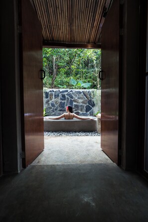 Luxury Villa, Garden View | Bathroom - Inigtan Lio Villas (El Nido)