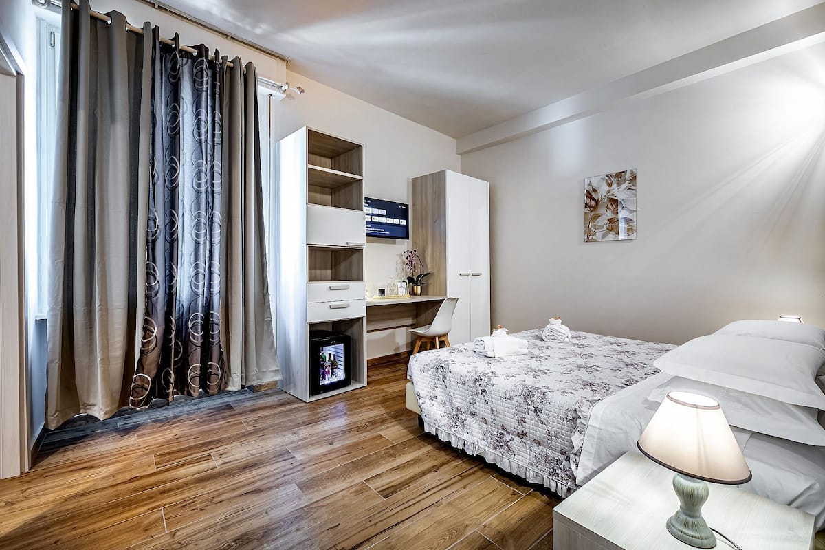 In-room safe, desk, laptop workspace, soundproofing