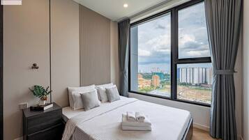 Luxury Apartment, 2 Bedrooms, City View | Free WiFi, bed sheets