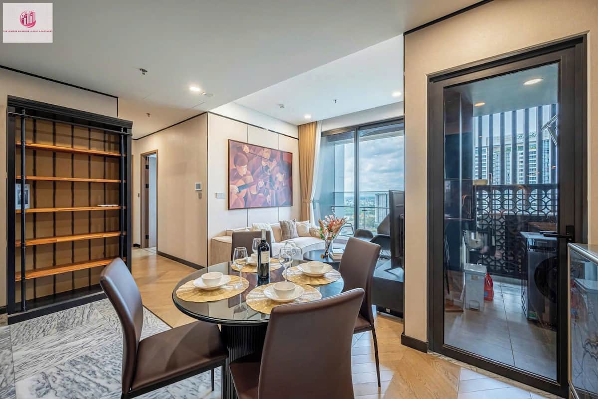 Luxury Apartment, 2 Bedrooms, City View | Private kitchen | Stovetop