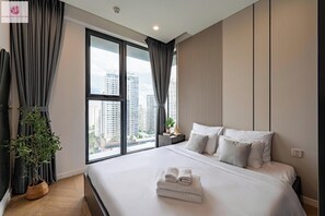 Apartamento de lujo, 2 habitaciones, vistas a la ciudad | Wifi gratis y ropa de cama