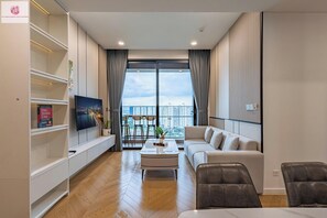 Appartement Luxe, 2 chambres, vue ville | Coin séjour