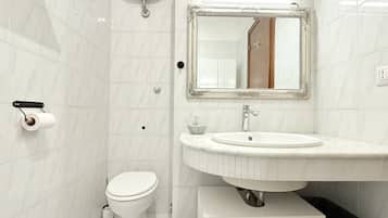 Shower, bidet, towels