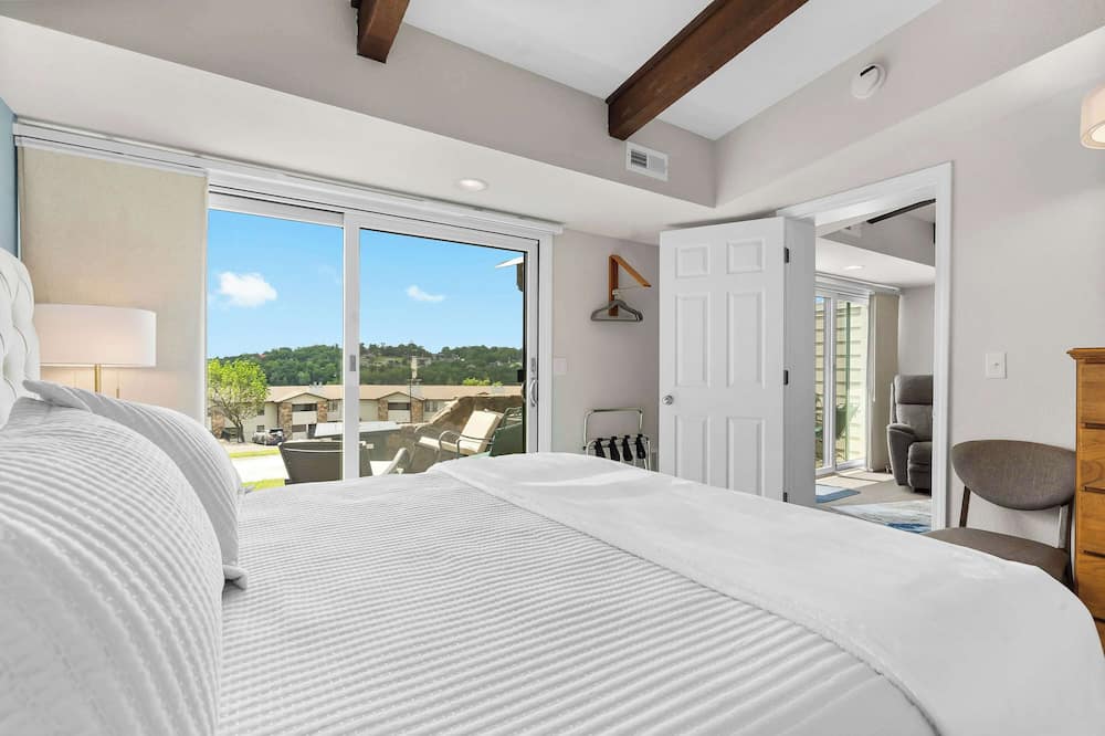 Little Dipper Cozy Condo for 6 w/ Resort-style Amenities - Kimberling City, MO