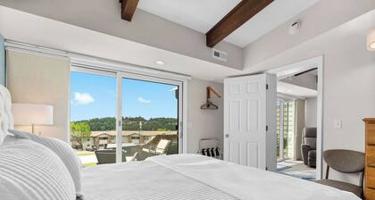 Little Dipper Cozy Condo for 6 w/ Resort-style Amenities