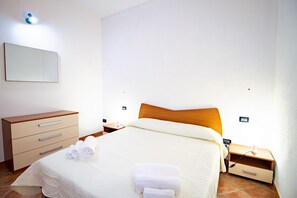 1 bedroom, iron/ironing board, travel cot