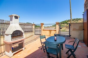 Outdoor dining - Is Carcuris basement by All4sardinia  (cardedu)