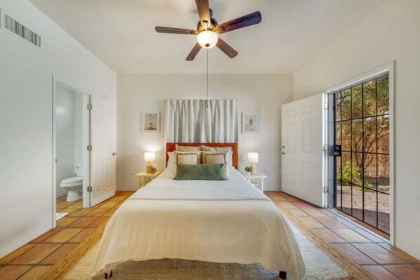 3 bedrooms, desk, iron/ironing board, travel crib