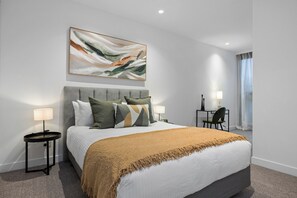 1 habitación, escritorio, tabla de planchar con plancha y wifi gratis 