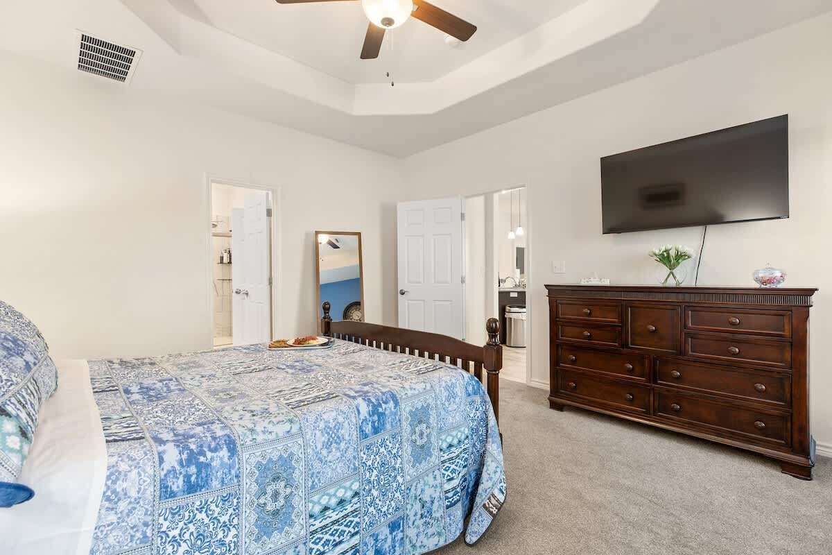 4 多间卧室、熨斗/熨衣板、旅行婴儿床、WiFi