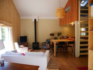 電視、乒乓球設施、書籍