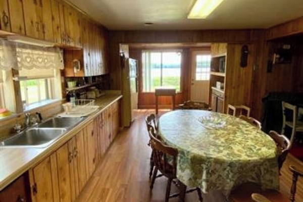 Microondas, horno, placa de cocina