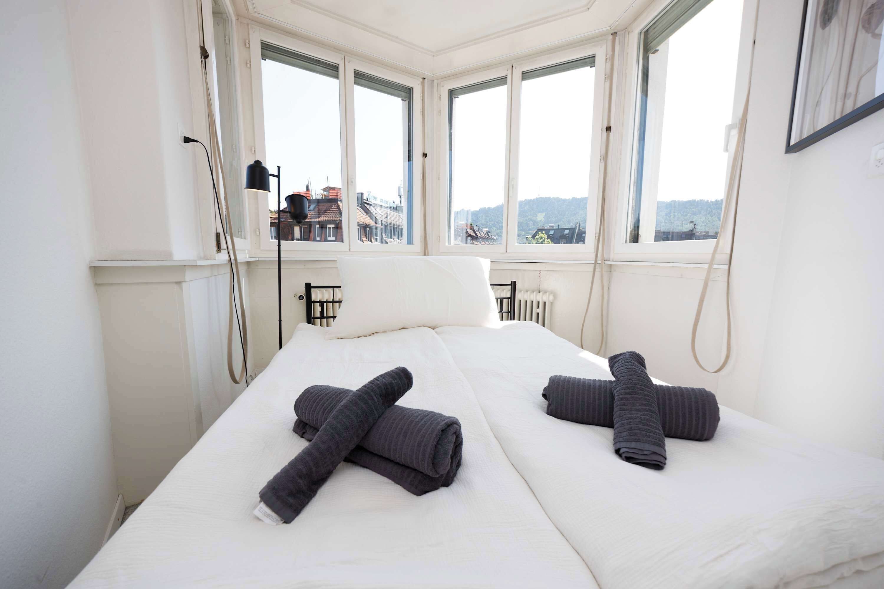 1 bedroom, desk, iron/ironing board, WiFi