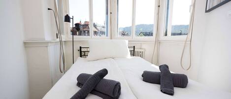 1 bedroom, desk, iron/ironing board, WiFi