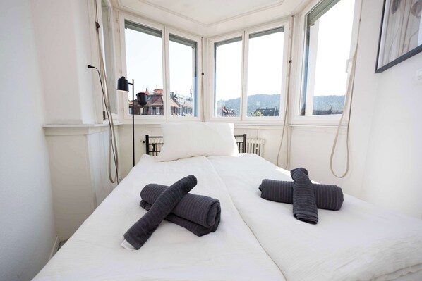 1 bedroom, desk, iron/ironing board, WiFi