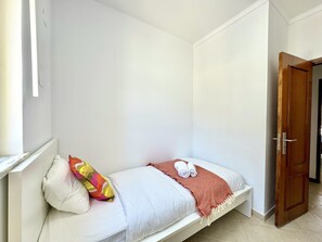 4 Schlafzimmer, Babybetten, Bettwäsche