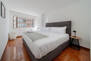 3 bedrooms, iron/ironing board, bed sheets