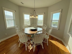 Dining - Sand Swept: Ocean & Sound Views (North Topsail Beach)