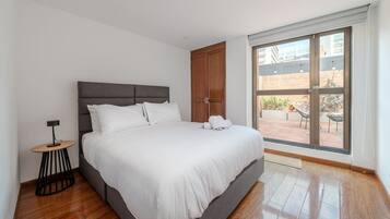 3 bedrooms, iron/ironing board, bed sheets