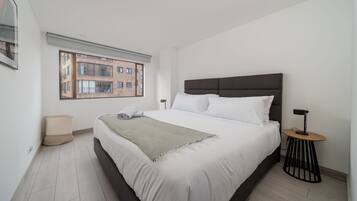 3 bedrooms, iron/ironing board, bed sheets