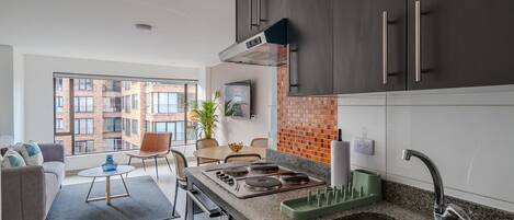 Fridge, microwave, oven, coffee/tea maker