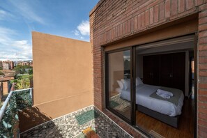 4 chambres, fer et planche à repasser, Wi-Fi, draps fournis