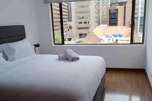 4 chambres, fer et planche à repasser, Wi-Fi, draps fournis