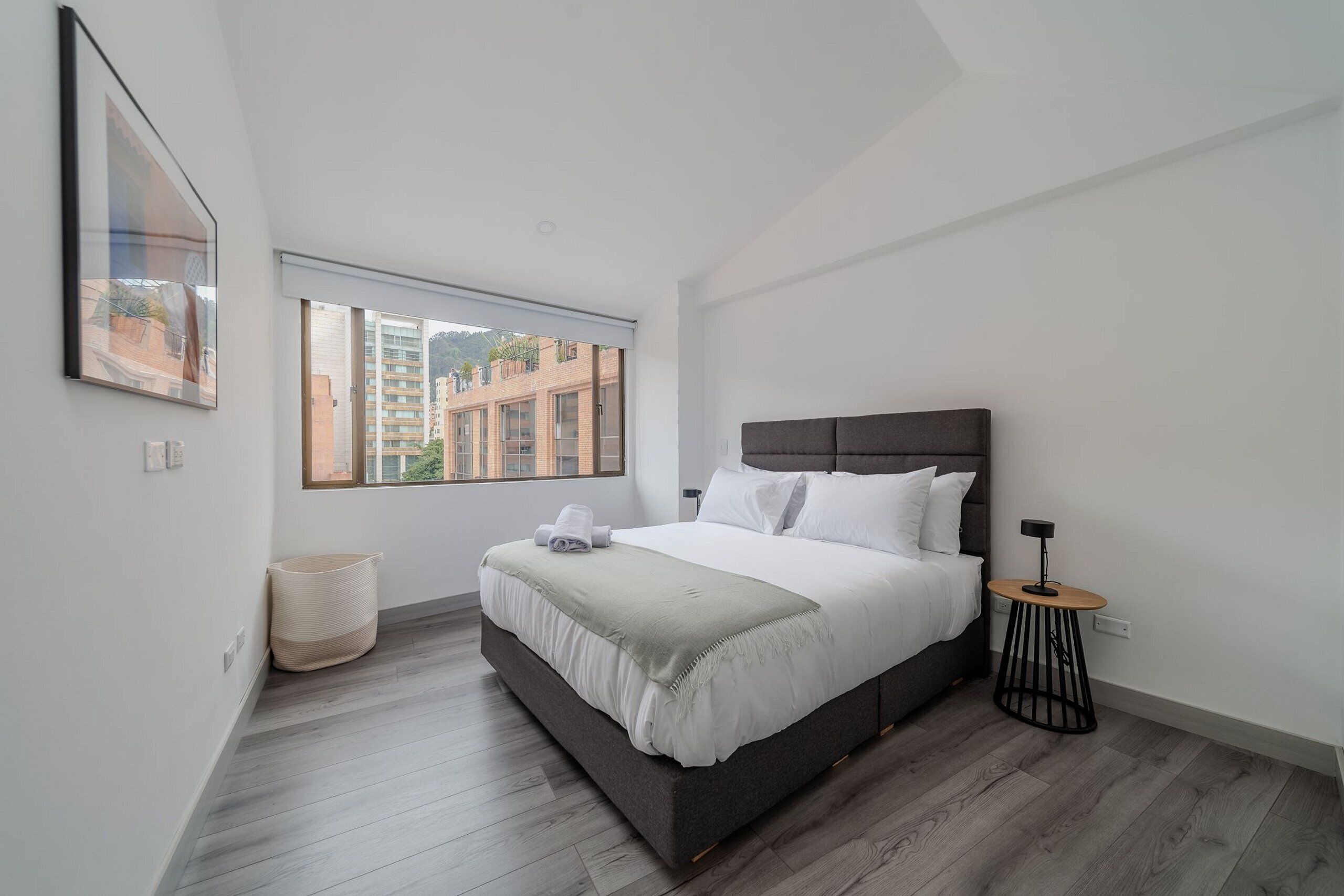 2 bedrooms, iron/ironing board, bed sheets