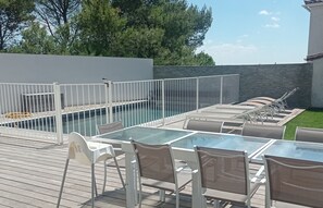 Pool - Modern house with pool (Unknown)