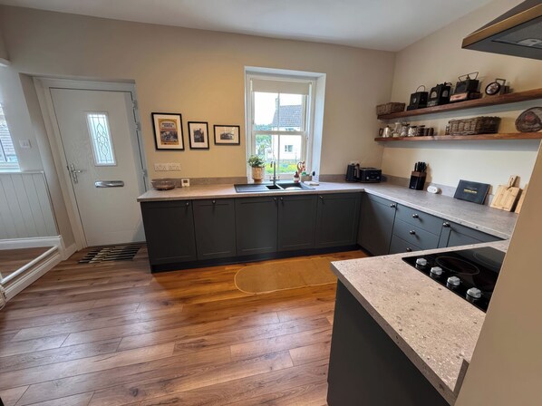 Dishwasher, cookware/dishes/utensils
