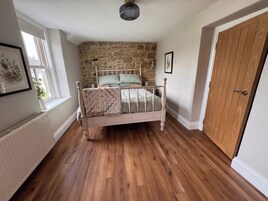 2 bedrooms, individually decorated, individually furnished, free WiFi