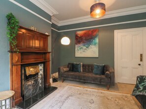 Cottage | Living area - Montclair (Buxton)