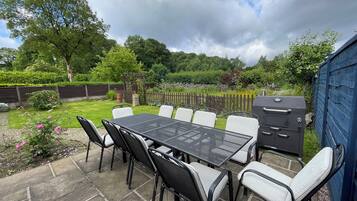 Khu ẩm thực ngoài trời