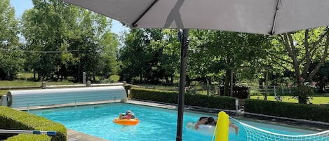 Piscine extérieure, piscine chauffée