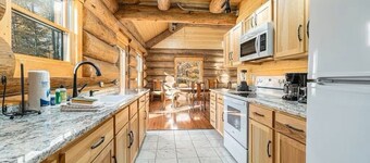 Stagecoach Inn Log Cabin 10 Acres Wooded Setting