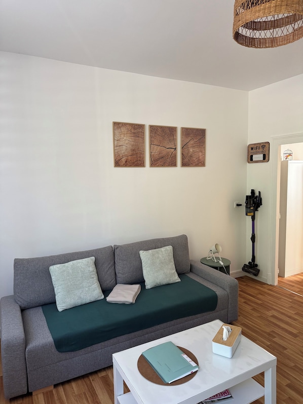 Smart TV - Les Cerisiers {Mb4} Bright/Private parking (Damparis)