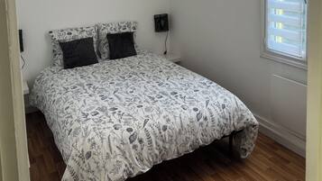 2 chambres, fer et planche Ă repasser, accĂšs Internet, draps fournis