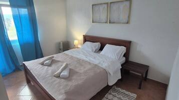 1 chambre, fer et planche à repasser, Wi-Fi, draps fournis