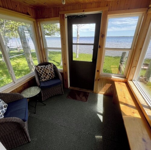 Cozy Cottage on Indian Lake with Dock and A/C