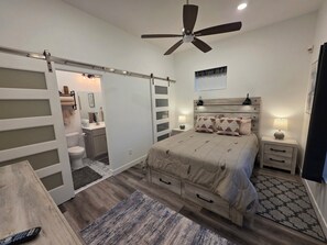 2 bedrooms, bed sheets - Brand New Barndominium on 40 Acres with Private Lake (Evart)