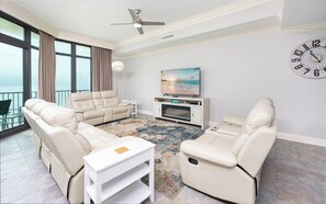 TV, fireplace