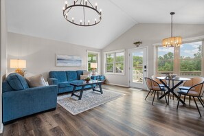 Smart TV, books - Anchors Away: Modern Irish Hills Lakefront w/ Beach, Dock, Kayaks, Cornhole (Addison)