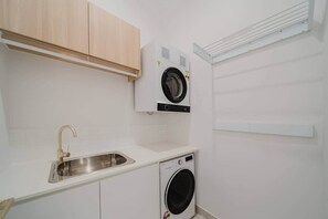 Interior - Beachfront Pet-Friendly Home with Pool & Studio Apt (Pallarenda)