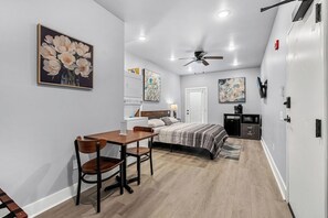 واي فاي وملاءات أسرّة